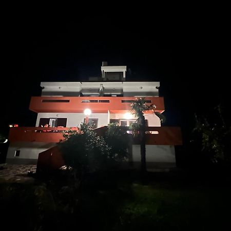 Family Apartments Tomy Пунат Екстер'єр фото
