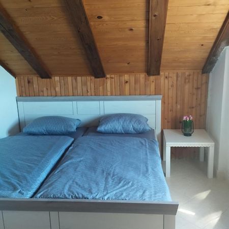 Family Apartments Tomy Пунат Екстер'єр фото