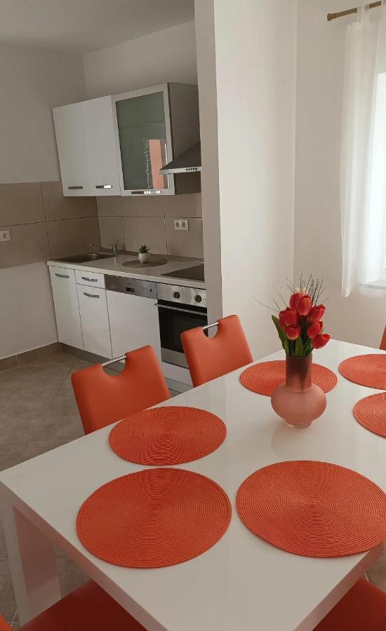 Family Apartments Tomy Пунат Екстер'єр фото