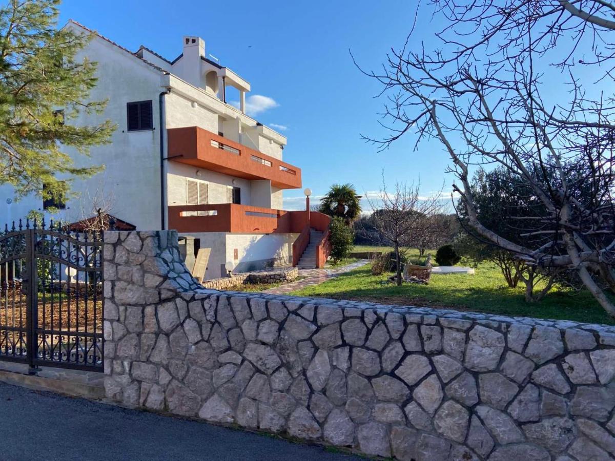 Family Apartments Tomy Пунат Екстер'єр фото