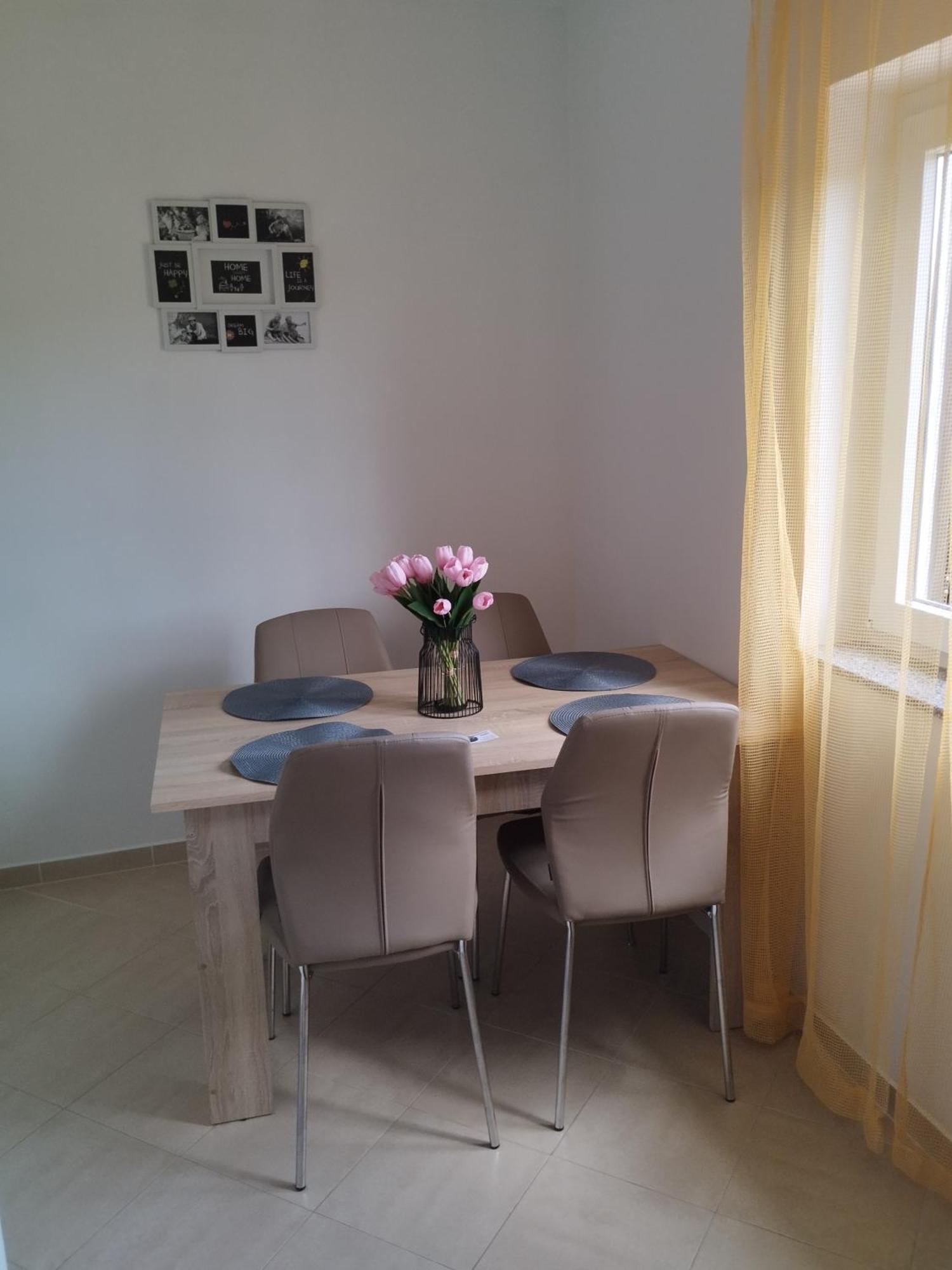 Family Apartments Tomy Пунат Екстер'єр фото